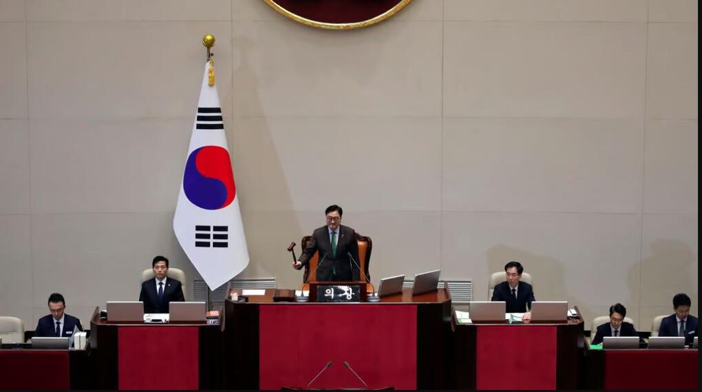South Korea MP-ten President Yoon paihthlakna tur pawm