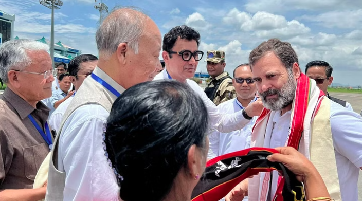 Manipur police-te'n Rahul Gandhi convoy an dang