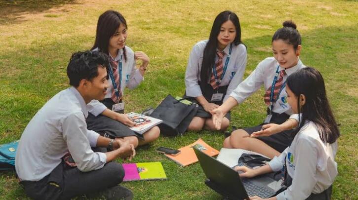Meghalaya sorkar college-ah zirlaiten uniform nei dawn