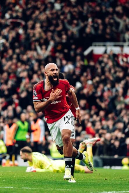 Manchester khawpui a sen; Pep Guardiola ngamtu Carrick-a hun a inṭan