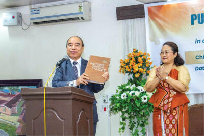 Chief Minister-in Aizawl DC lehkhabu a tlangzarh