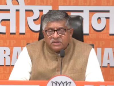 Speaker-in privilege panel member atan MP 15 ruat