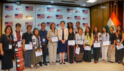 US Consulate buatsaih booth camp-ah Mizoram aṭangin hmeichhia 13 an tel