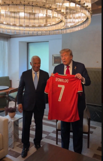 President Trump-a'n CR7  hnen aṭangin thilpek dawng