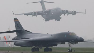 UK airbase-ah US military aircraft pahnih ṭum