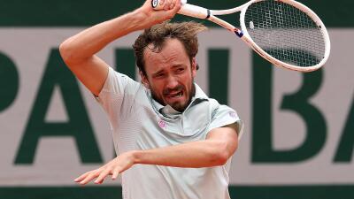 Medvedev leh Tsitsipas an chak