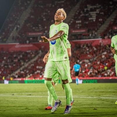 Barcelona tan Yamal a thiam zel