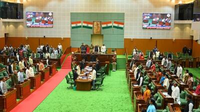 Chhattisgarh assembly-ah sakhaw inleh khapna bill pharh ve leh