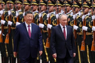 Russia President Putin-a'n China a tlawh
