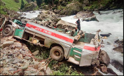 Bus chesualah border police 6 an thi