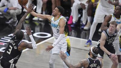 Bucks hnehtu Pacers