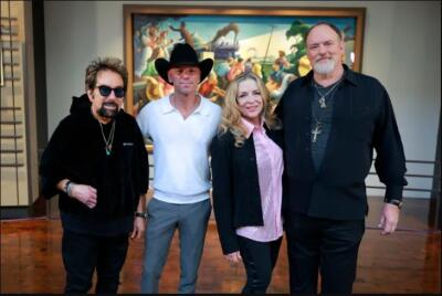 Country Music Hall of Fame-ah Kenny Chesney, June Carter Cash, Tony Brown