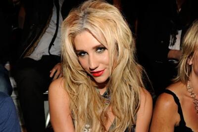 Ke$ha-in a hla 'Blow' an hman danah White House bei