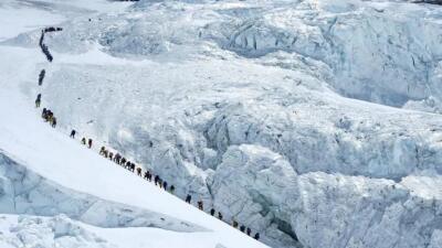 Ni khatah mi 274 in Everest tlang lawn chhuak