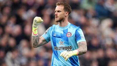 Leverkusen keeper thar Flekken