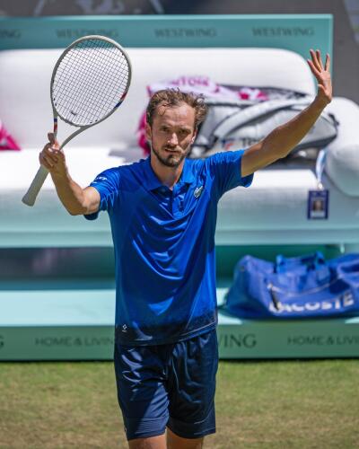 Zverev hnehtu Medvedev