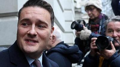UK Health Secretary a bang