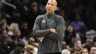 Pistons coach Williams an ban