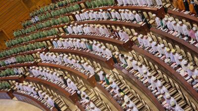 Myanmar-a civil sorkar paihthlak hnua Parliament inkhawm hmasa ber nei