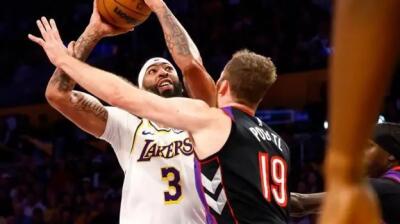 Davis leh James hoin Lakers an chak