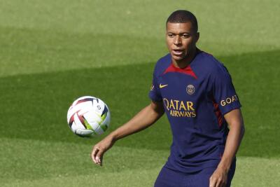 Mbappe-a'n first team zingah training a nei lo