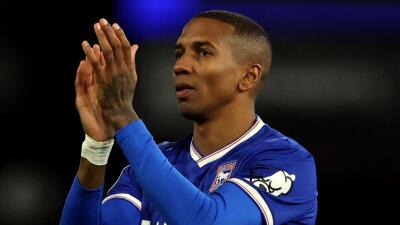 Ashley Young-a'n a chawl dawn