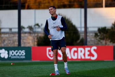 A hun a thlen chuan, ka chawl ve mai ang - Ronaldo